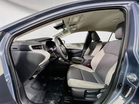 Used 2025 Toyota Corolla LE FWD image 15