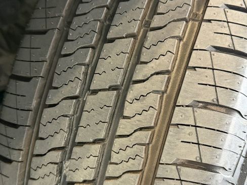 Used 2012 Toyota Highlander SE w/ Tow Pkg image 16