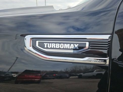 New 2026 GMC Sierra 1500 SLE image 10