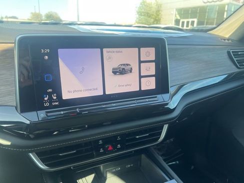 New 2025 Volkswagen Atlas SEL image 12