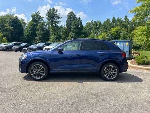 Used 2025 Audi Q3 2.0T Premium w/ Convenience Package AWD/4WD image 3