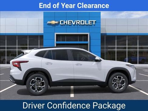 New 2025 Chevrolet Trax LT w/ Driver Confidence Package image 5