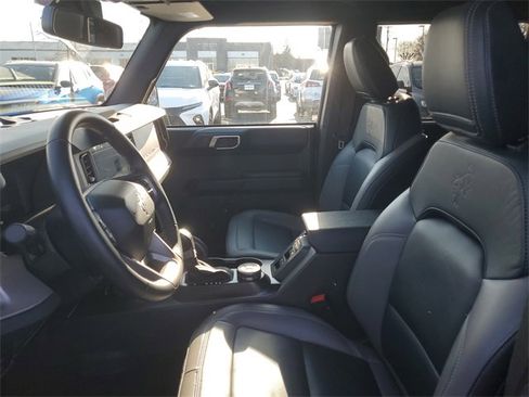Used 2024 Ford Bronco Outer Banks image 17