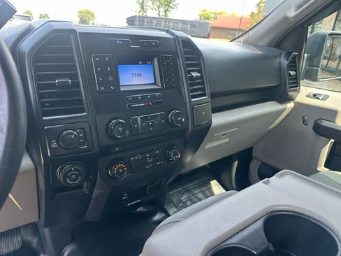 Used 2018 Ford F150 XL w/ Equipment Group 101A Mid AWD/4WD image 3