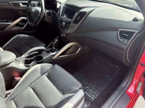 Used 2016 Hyundai Veloster Turbo FWD image 16