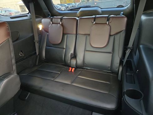 Used 2022 Ford Explorer Platinum w/ Equipment Group 601A image 32