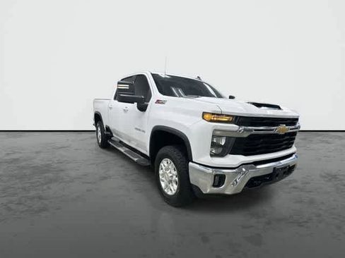 Used 2024 Chevrolet Silverado 2500 LT image 6