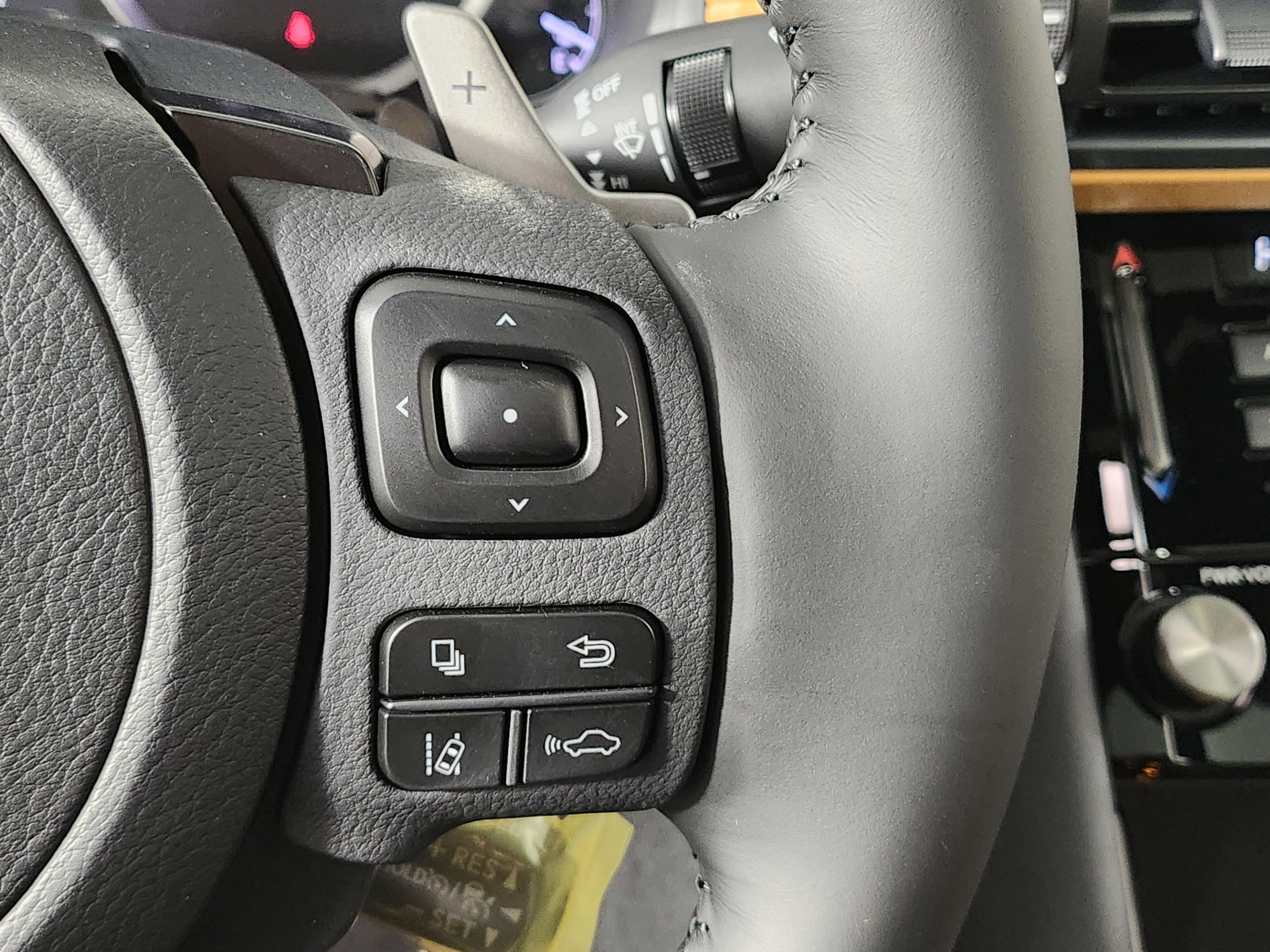 Used 2025 Lexus IS 350 F Sport w/ Accessory Package RWD image 16