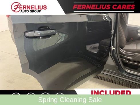 Used 2021 Chevrolet Traverse LT FWD image 17