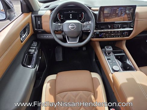 New 2026 Nissan Pathfinder Platinum image 10