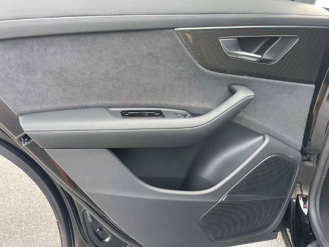 Certified 2023 Audi SQ8 Prestige AWD/4WD image 12