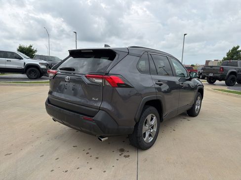 Used 2024 Toyota RAV4 XLE FWD image 5