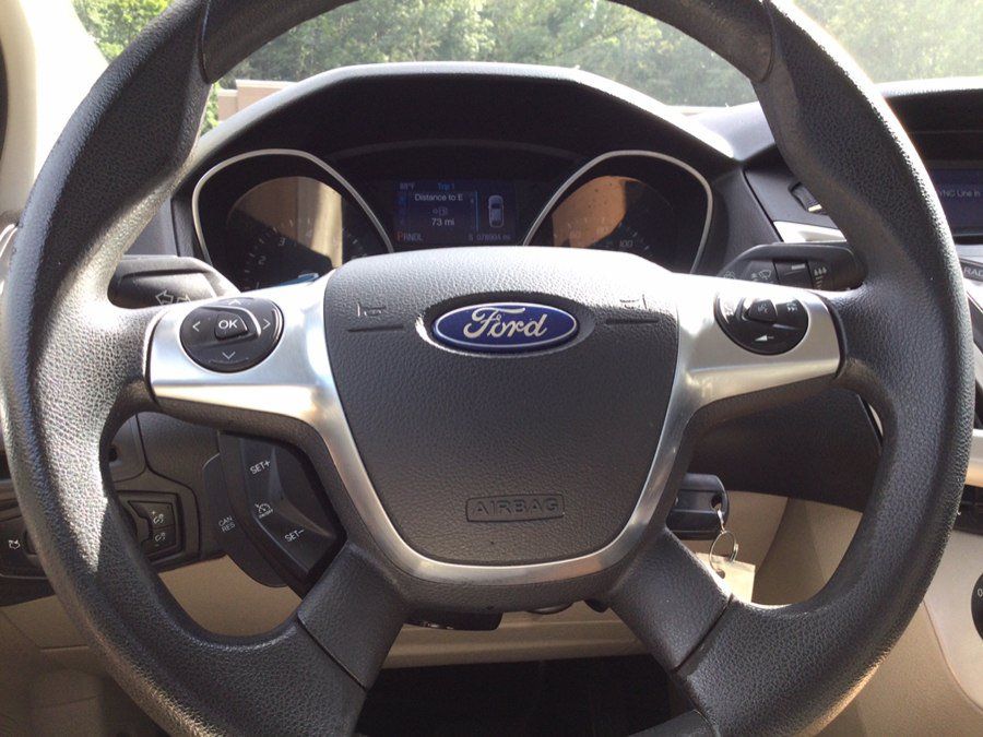 Used 2014 Ford Focus SE FWD image 24