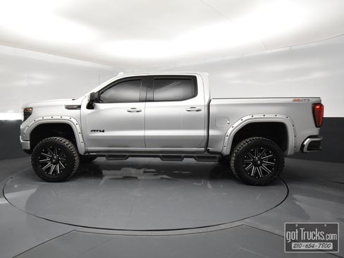 Used 2022 GMC Sierra 1500 AT4 w/ AT4 Premium Package image 3