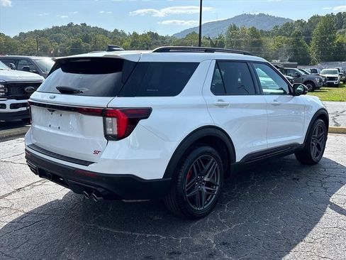 Used 2026 Ford Explorer ST AWD/4WD image 8
