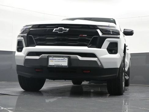 Used 2023 Chevrolet Colorado Z71 w/ Z71 Convenience Package 2 AWD/4WD image 37