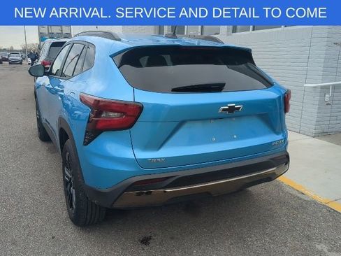 Used 2025 Chevrolet Trax ACTIV w/ Driver Confidence Package image 3