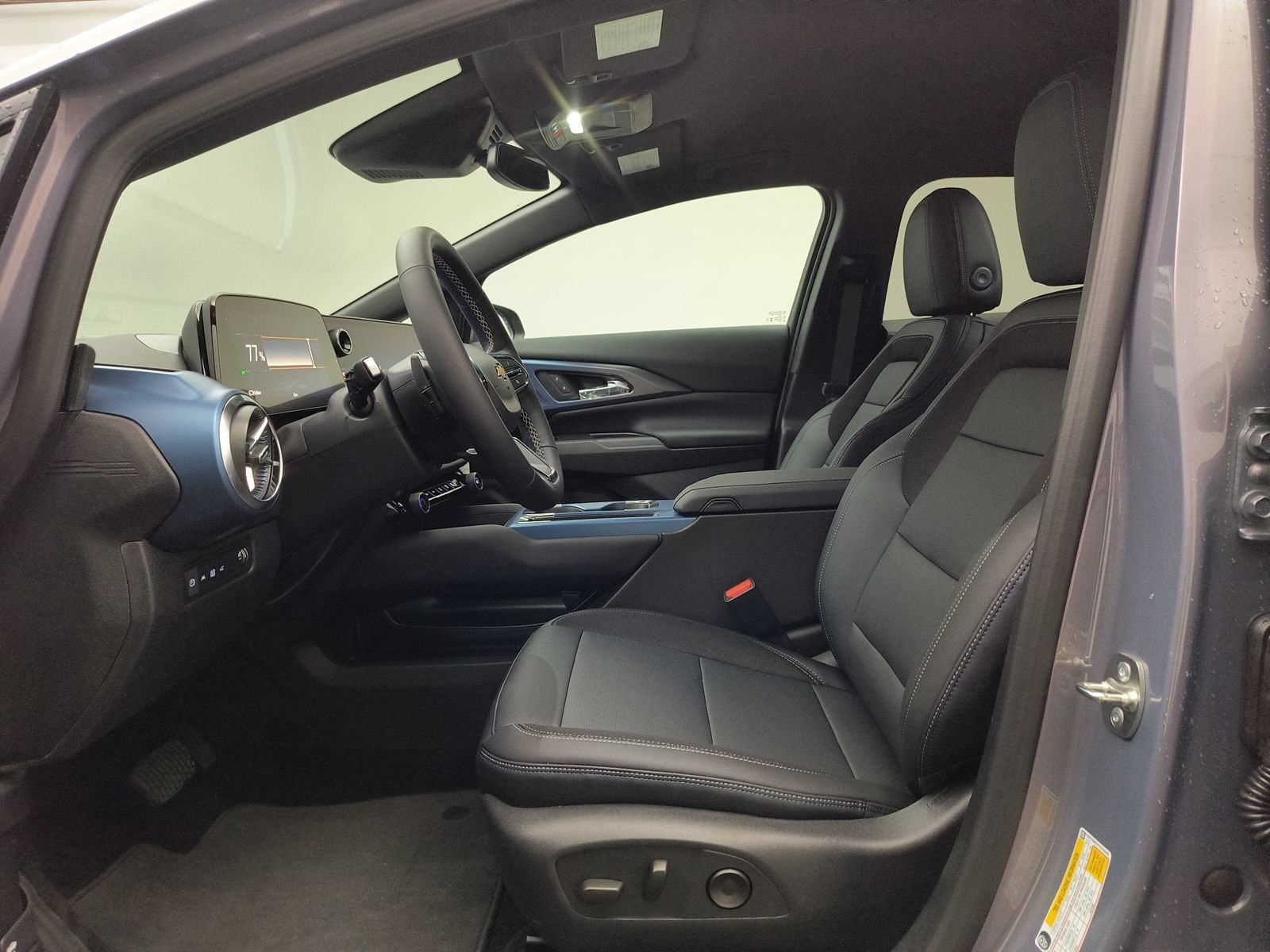 New 2026 Chevrolet Equinox EV LT FWD image 5