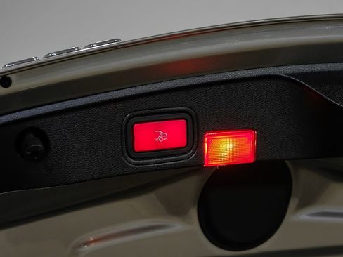 Used 2019 Mercedes-Benz C 300 Cabriolet w/ Premium Package image 43