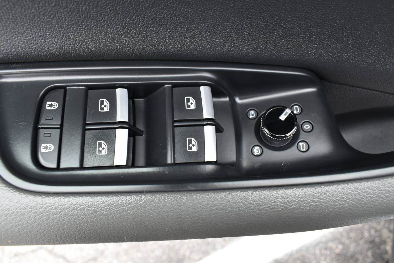 Used 2020 Audi Q8 Prestige w/ Prestige Package AWD/4WD image 40