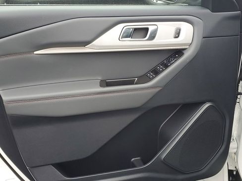 New 2026 Ford Explorer Active image 24