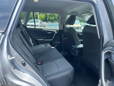 Used 2024 Toyota RAV4 XLE FWD image 20