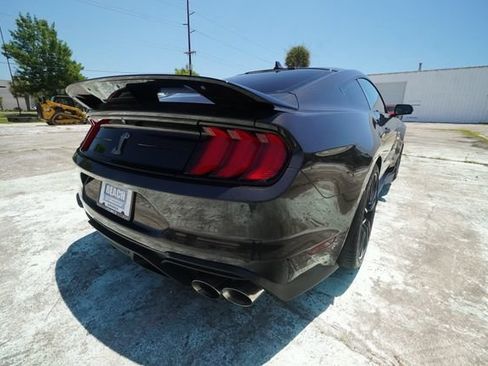 Used 2022 Ford Mustang Shelby GT500 w/ Technology Package RWD image 4