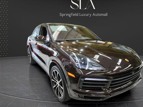 Used 2023 Porsche Cayenne Coupe AWD/4WD image 2