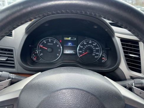 Used 2014 Subaru Outback 2.5i Limited image 10