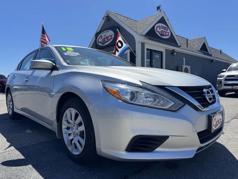 Used 2018 Nissan Altima 2.5 S w/ S Convenience Package FWD image 1