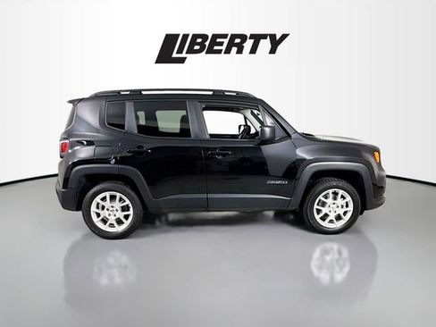 Used 2022 Jeep Renegade Latitude w/ Convenience Group image 8