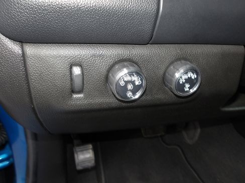 Used 2021 Chevrolet Colorado LT w/ LT Convenience Package image 14