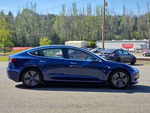 Used 2020 Tesla Model 3 Standard Range Plus image 8