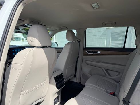 New 2026 Volkswagen Atlas SE FWD image 16
