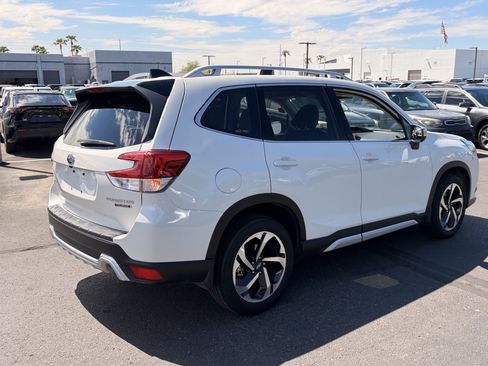 Used 2024 Subaru Forester Touring AWD/4WD image 5