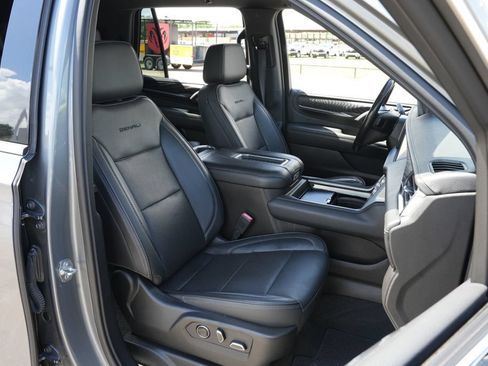 Used 2021 GMC Yukon Denali AWD/4WD image 25