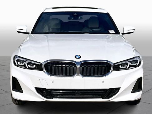 Used 2025 BMW 330i Sedan w/ Convenience Package RWD image 3