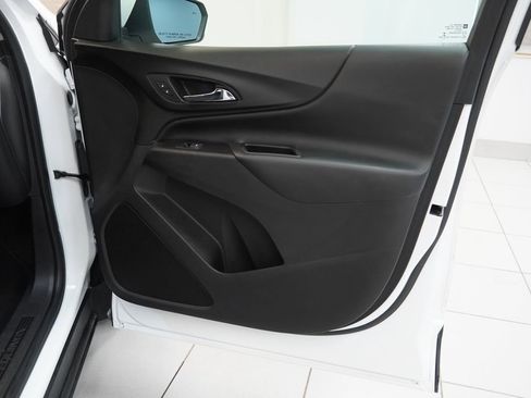 Used 2018 Chevrolet Equinox LT w/ Sun & Infotainment Package image 21