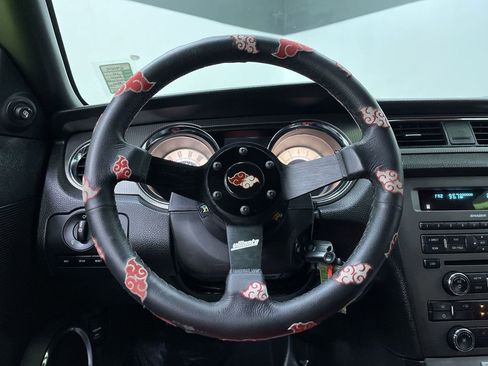 Used 2010 Ford Mustang GT Premium image 19