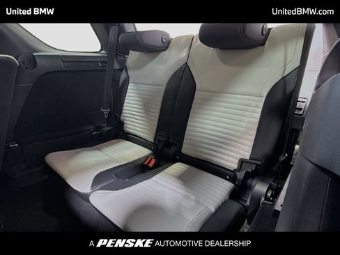 Used 2023 Land Rover Discovery S R-Dynamic AWD/4WD image 14