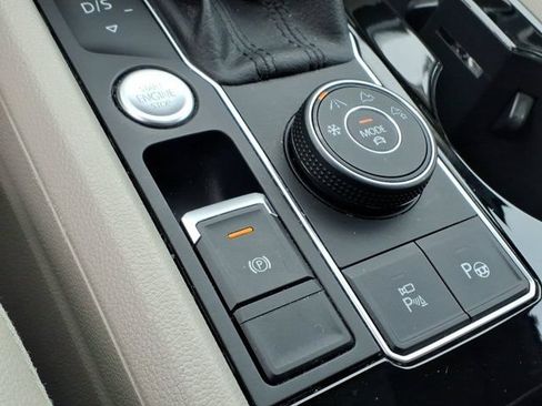 Used 2019 Volkswagen Atlas SEL Premium AWD/4WD image 15