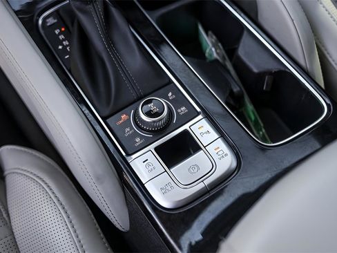 Used 2020 Kia Telluride SX w/ SX Prestige Package image 22