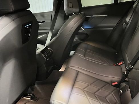 Used 2025 BMW 530i xDrive image 16