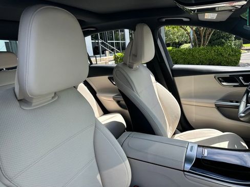 Used 2025 Mercedes-Benz C 300 Sedan image 32