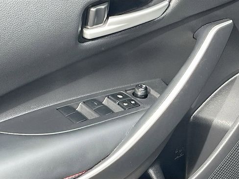 Used 2025 Toyota Corolla SE w/ SE Premium Package AWD/4WD image 18