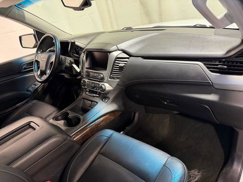 Used 2015 Chevrolet Suburban LT image 13