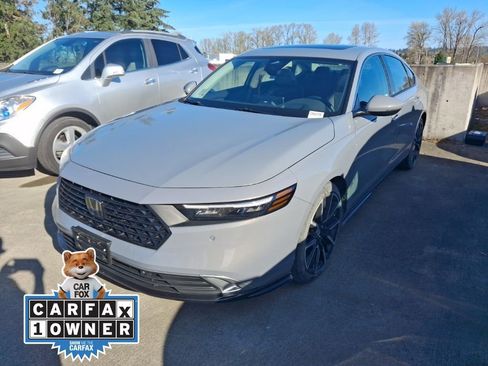 Used 2025 Honda Accord Touring image 1
