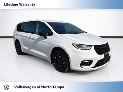 Used 2024 Chrysler Pacifica Limited