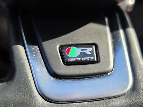 Used 2017 Jaguar F-PACE R-Sport image 35