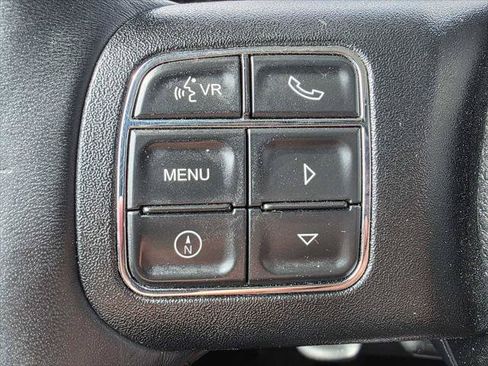Used 2017 Jeep Wrangler Unlimited Sahara w/ Connectivity Group AWD/4WD image 31